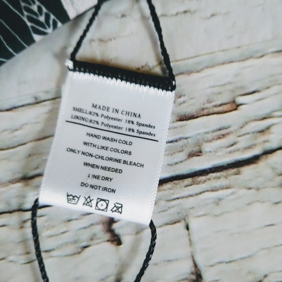 NWT-Lira Bikini bottoms Reversible Floral SZ S - Picture 15 of 15